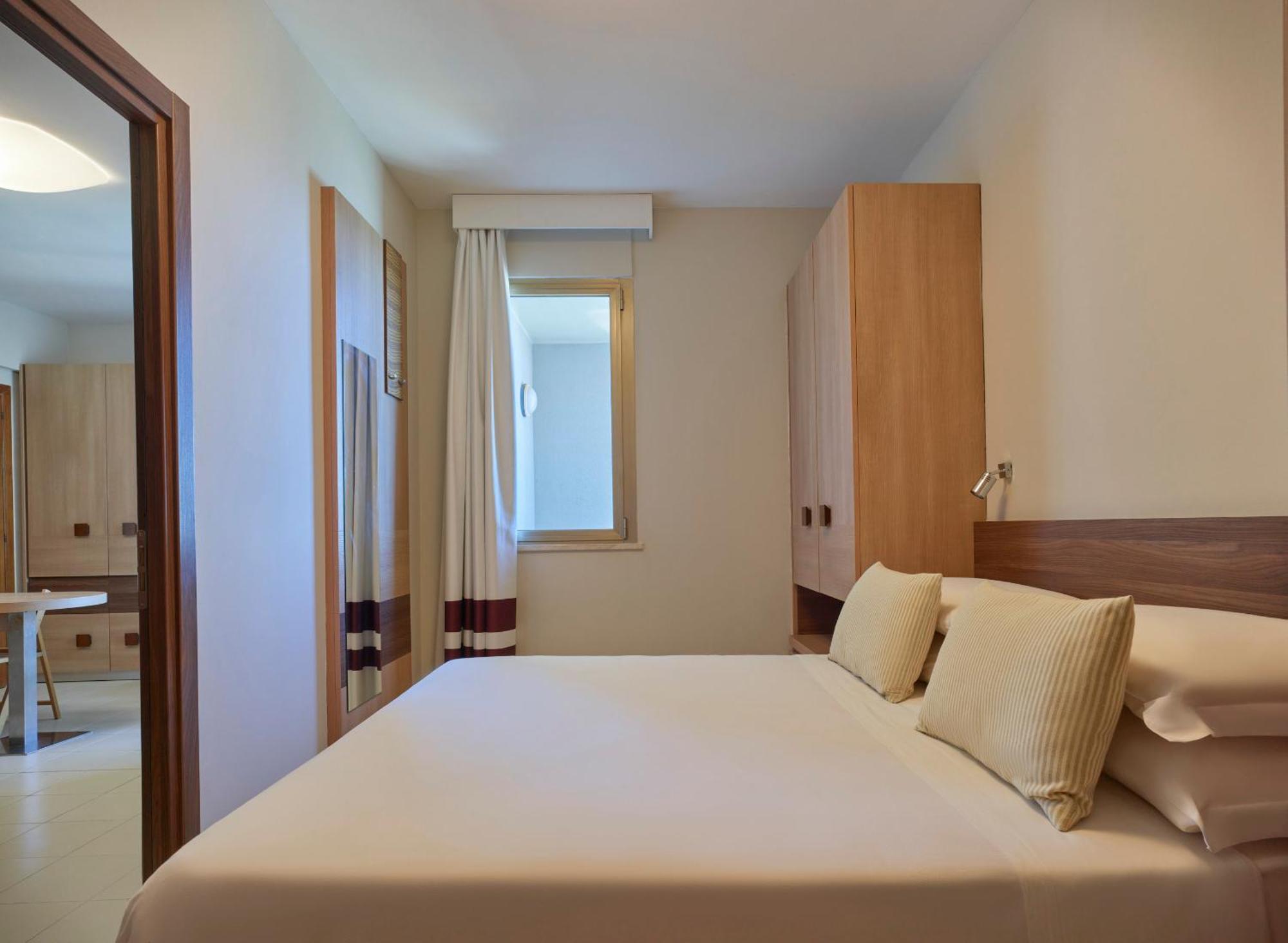Serena Majestic Residence Montesilvano Marina Habitación foto