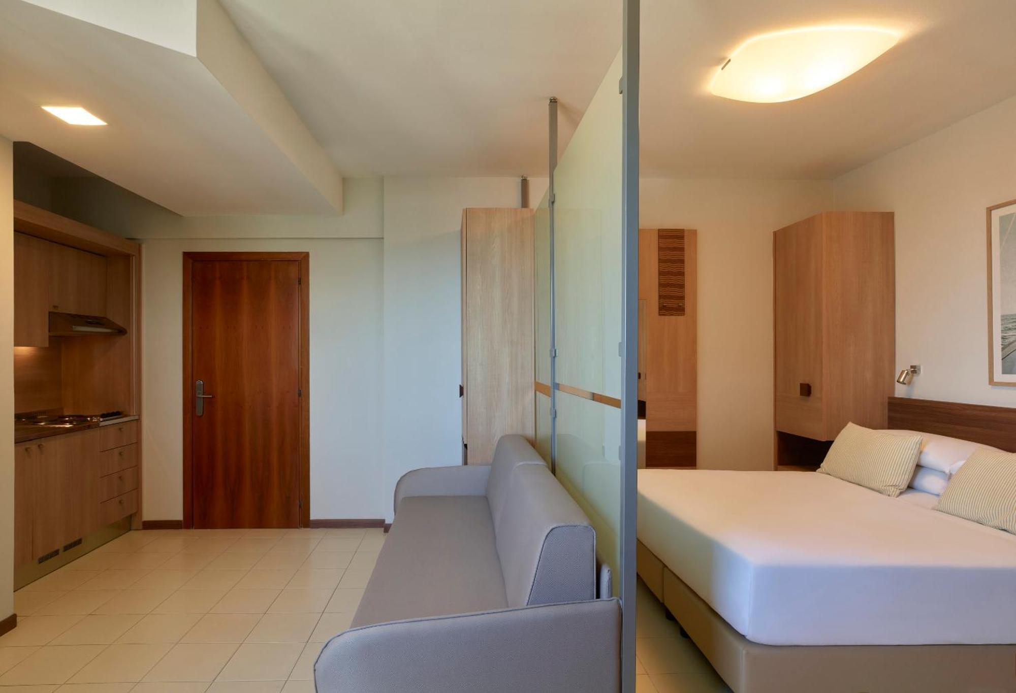 Serena Majestic Residence Montesilvano Marina Habitación foto